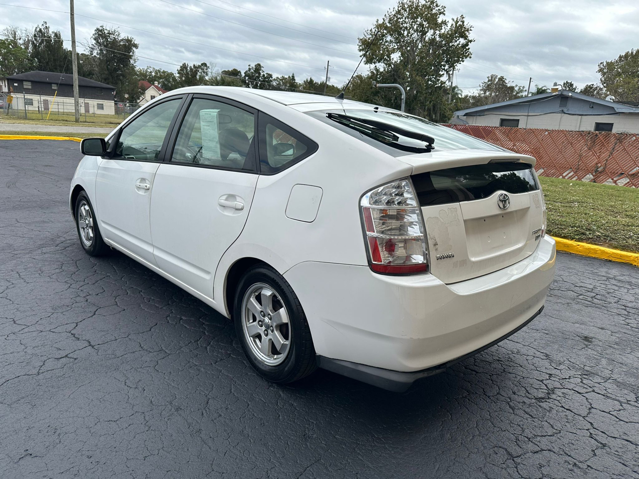 Toyota Prius 4-Door Liftback 2004