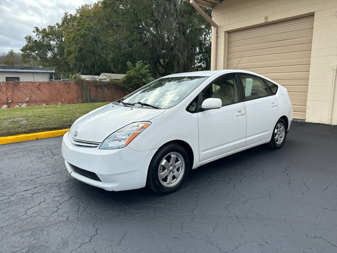 Toyota Prius 4-Door Liftback 2004