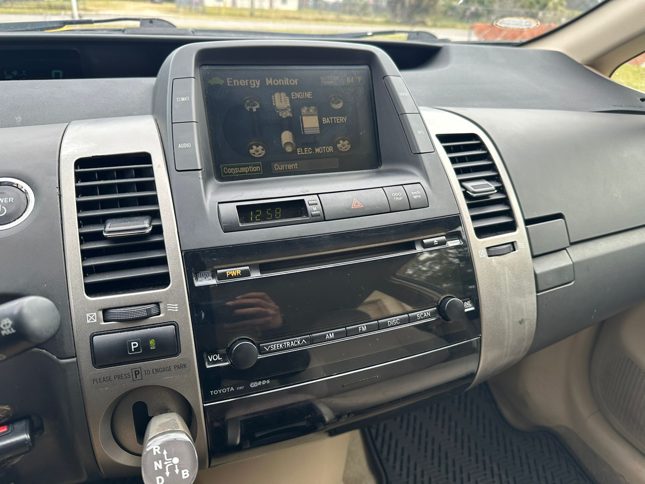 Toyota Prius 4-Door Liftback 2004