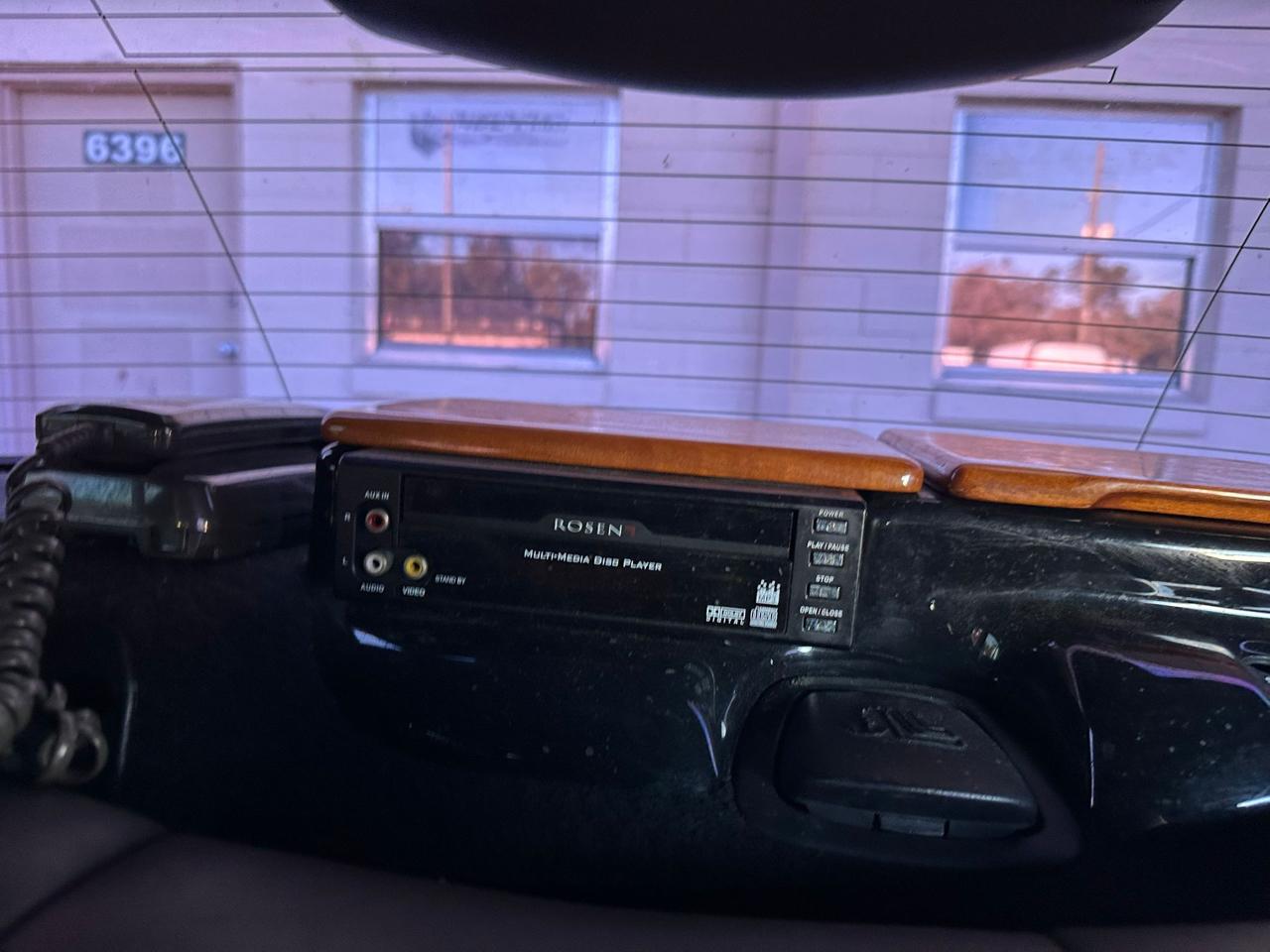 Lincoln Town Car Limousine 2004