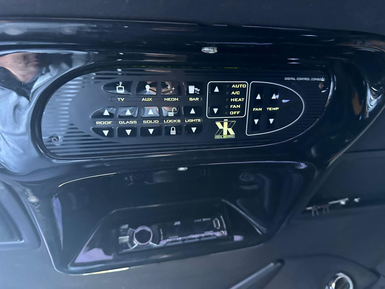 Lincoln Town Car Limousine 2004