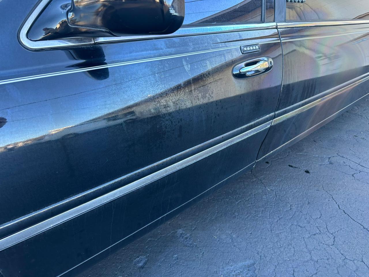 Lincoln Town Car Limousine 2004