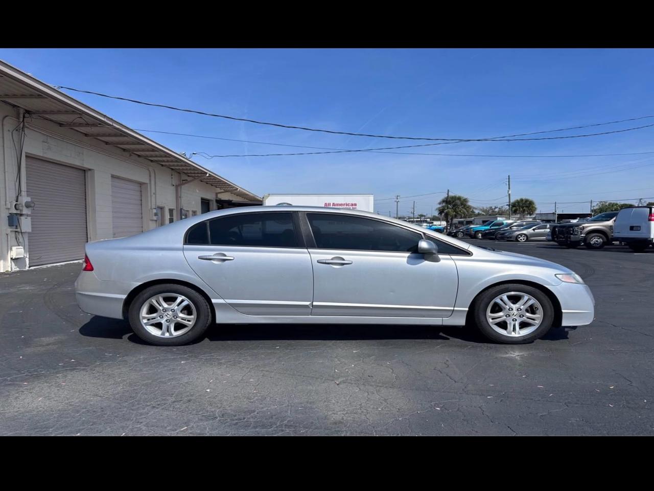 Honda Civic LX Sedan 5-Speed AT 2010