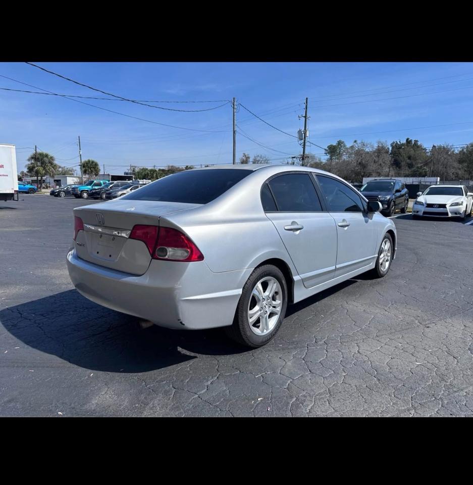 Honda Civic LX Sedan 5-Speed AT 2010