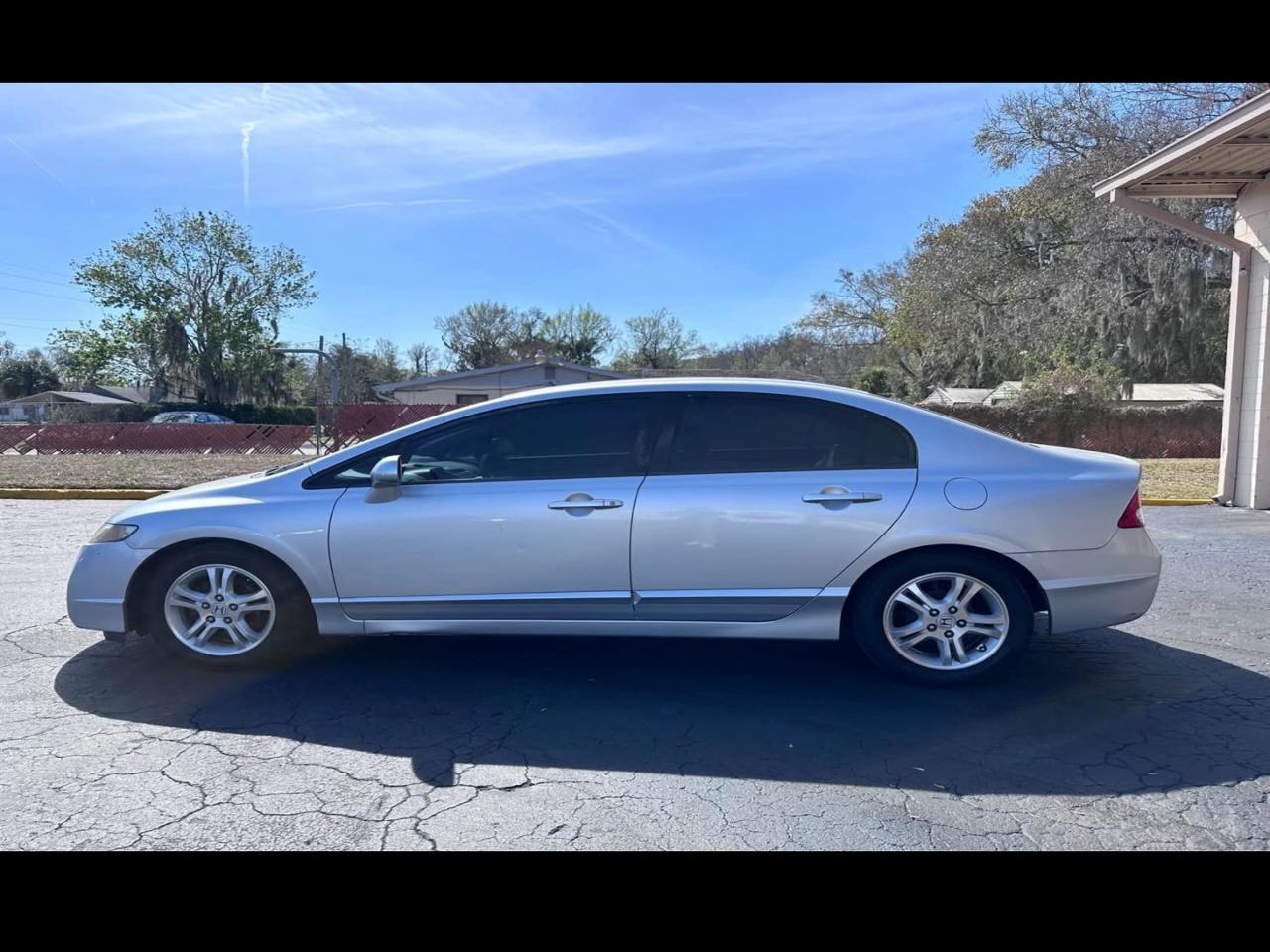 Honda Civic LX Sedan 5-Speed AT 2010
