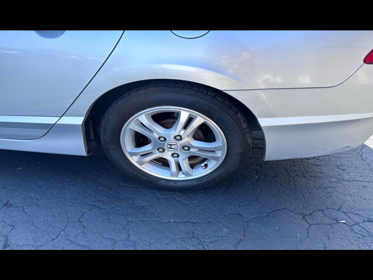 Honda Civic LX Sedan 5-Speed AT 2010