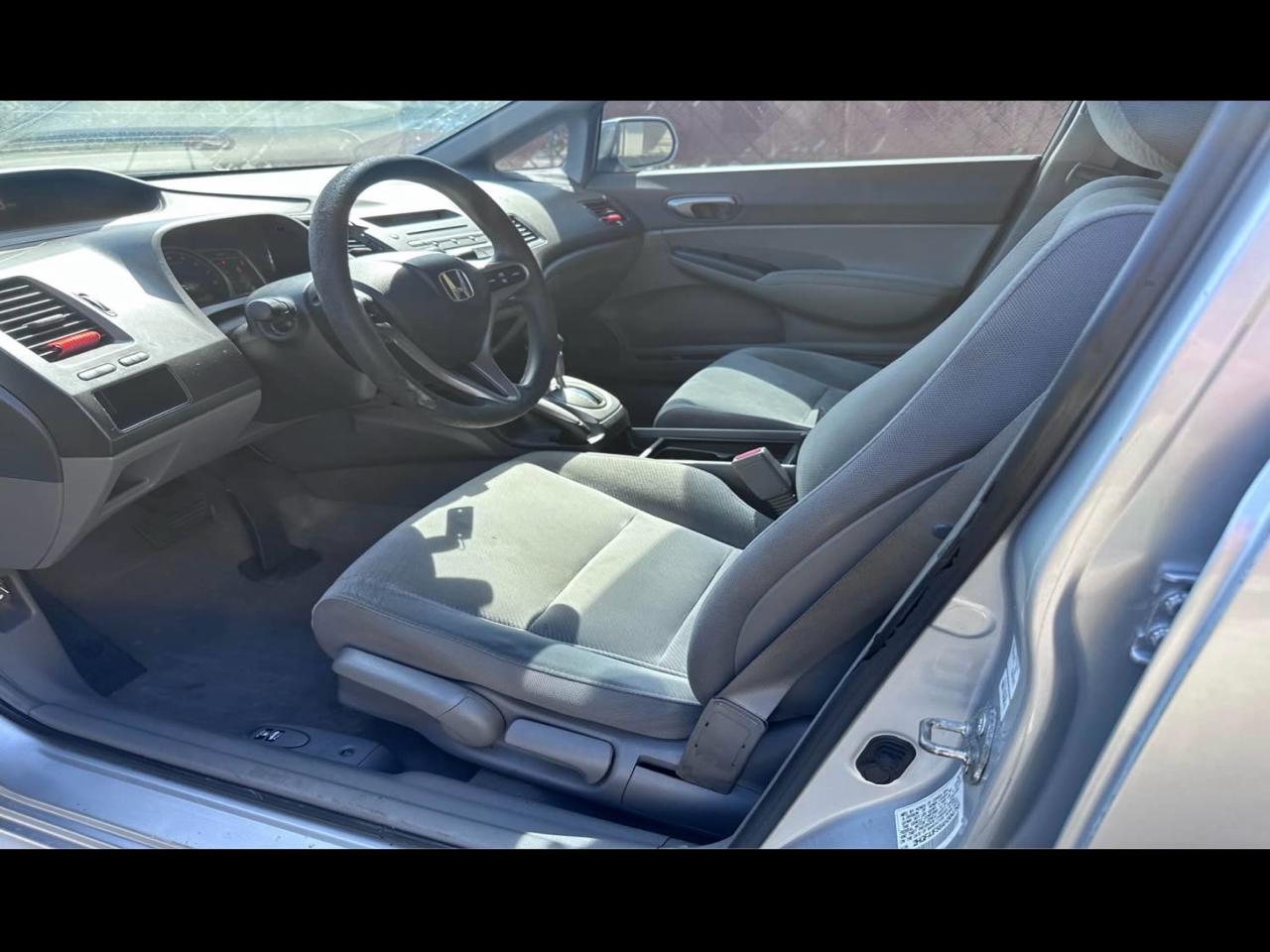 Honda Civic LX Sedan 5-Speed AT 2010