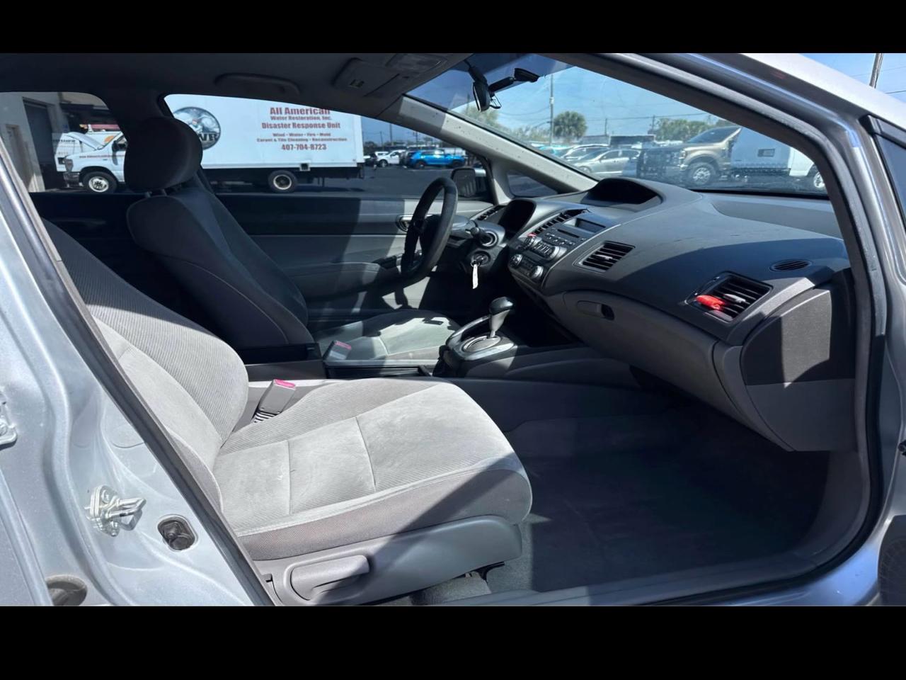 Honda Civic LX Sedan 5-Speed AT 2010