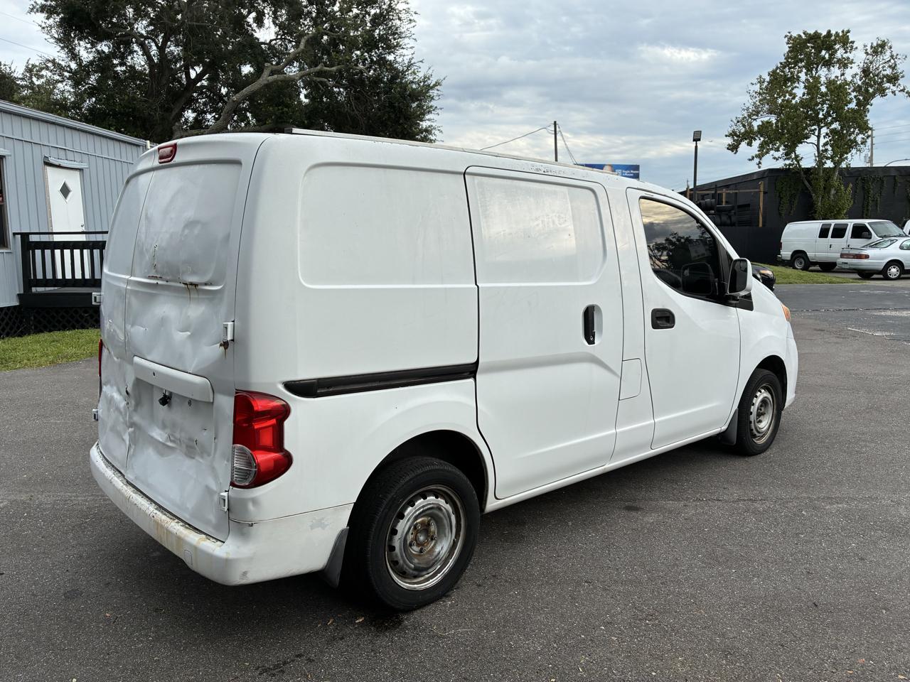 Nissan NV200 SV 2015