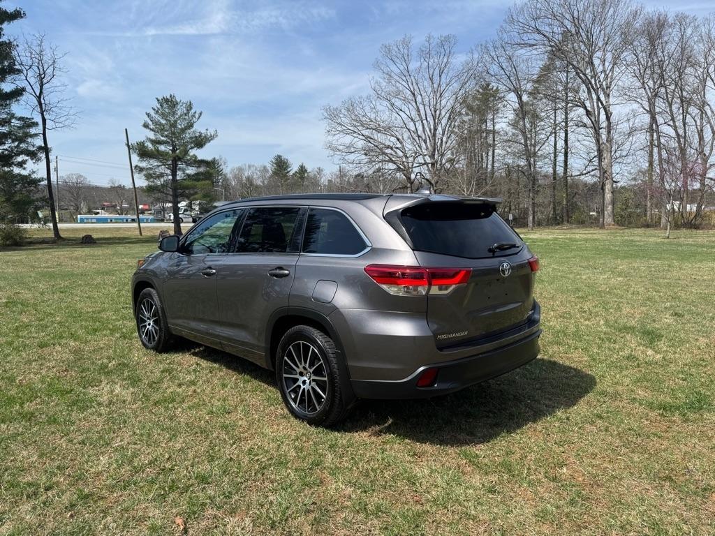 Toyota Highlander SE AWD V6 2017