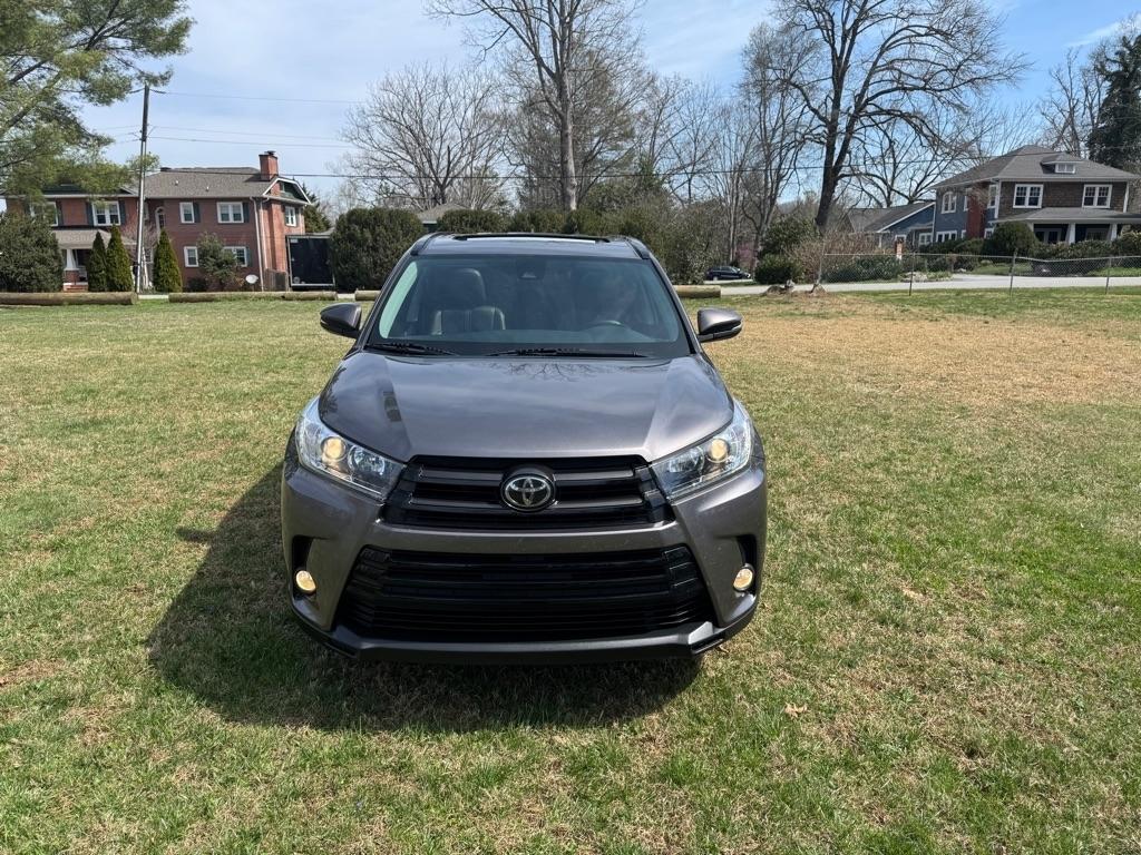 Toyota Highlander SE AWD V6 2017