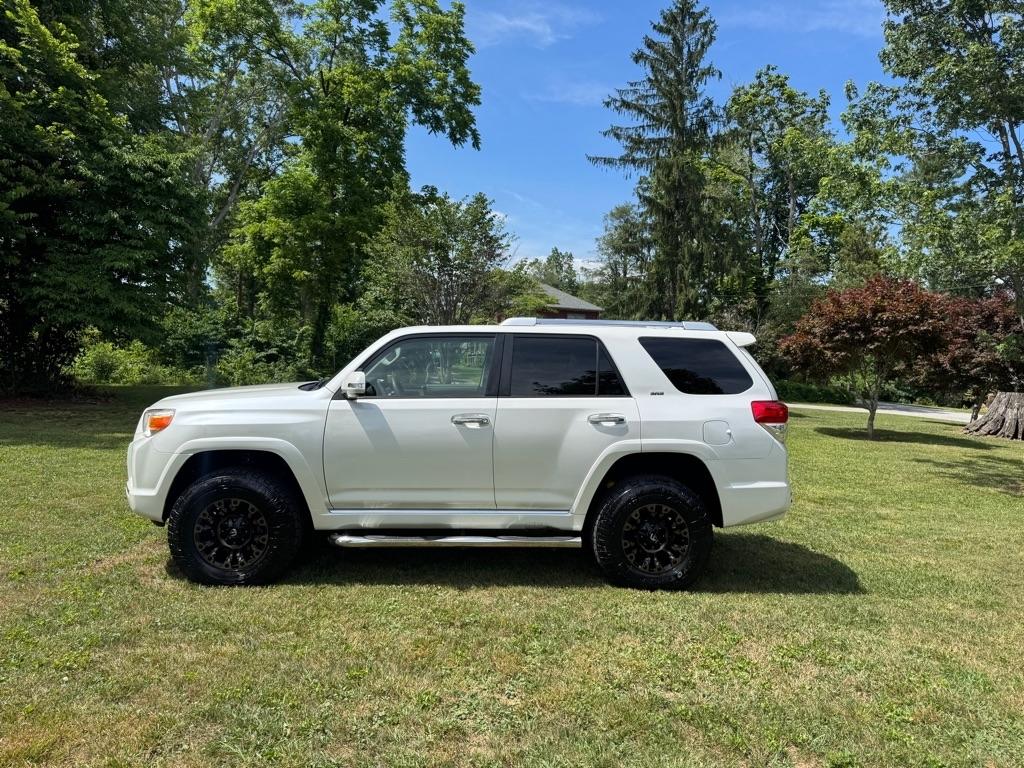 Toyota 4Runner SR5 4WD 2012