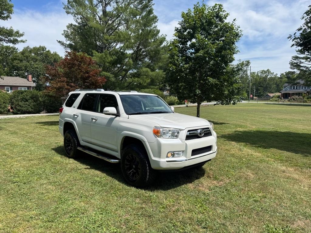 Toyota 4Runner SR5 4WD 2012