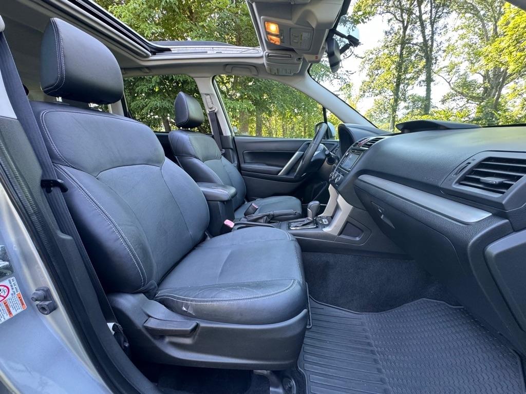 Subaru Forester 2.5i Touring 2015