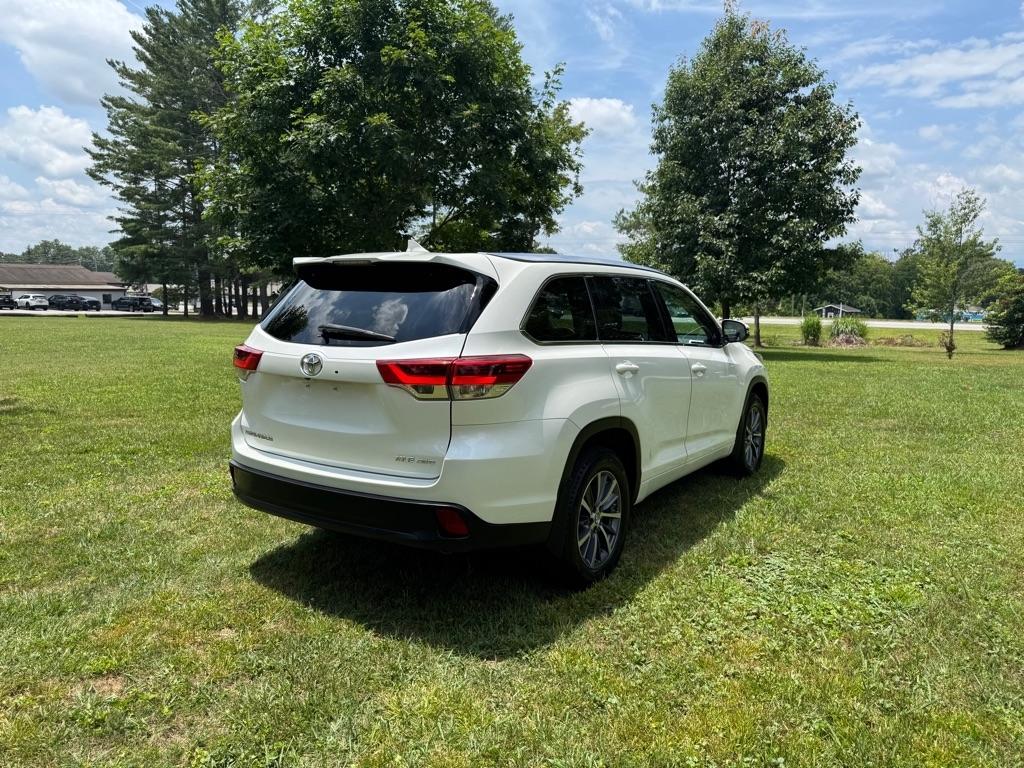 Toyota Highlander SE AWD V6 2018