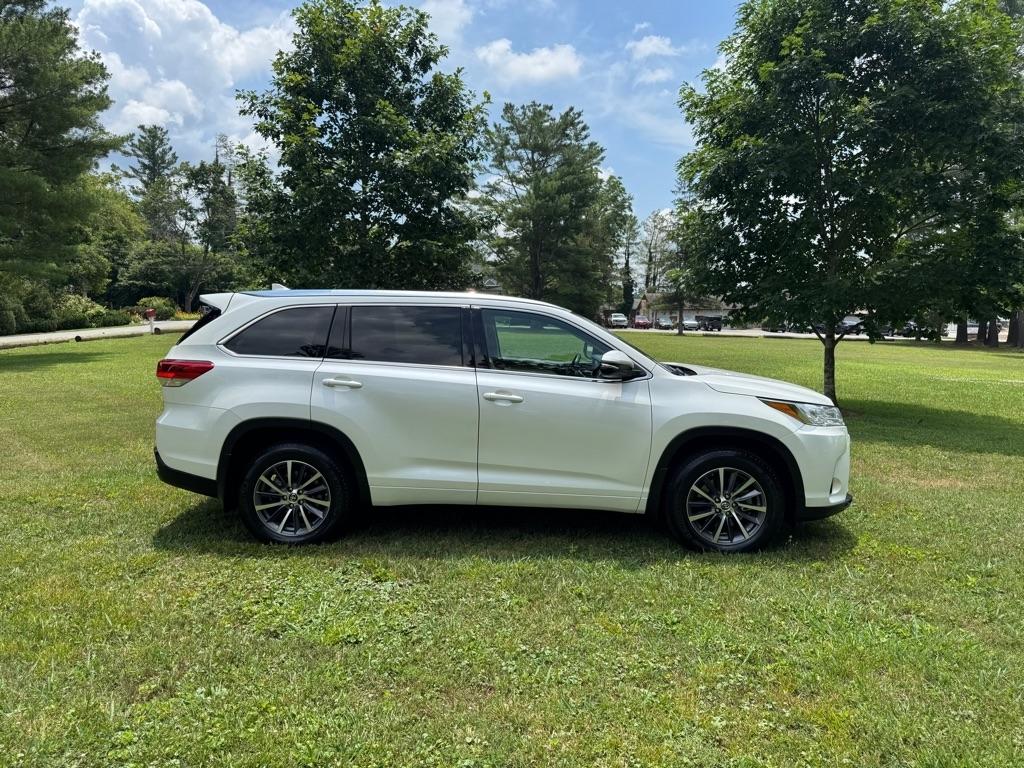 Toyota Highlander SE AWD V6 2018