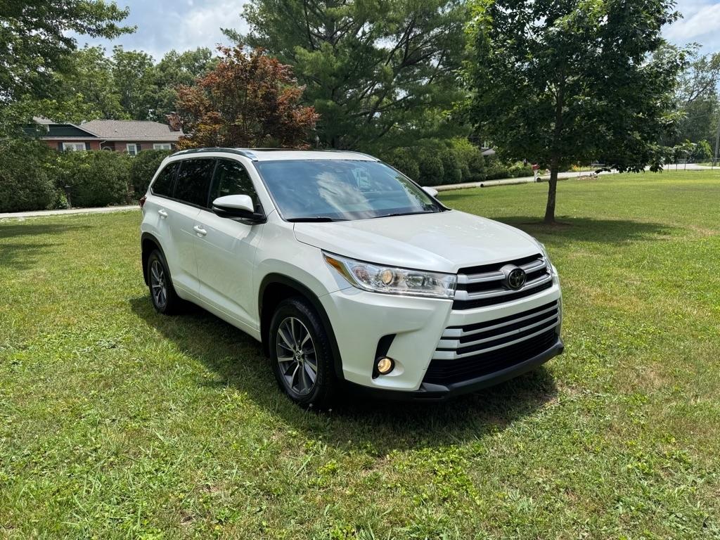 Toyota Highlander SE AWD V6 2018