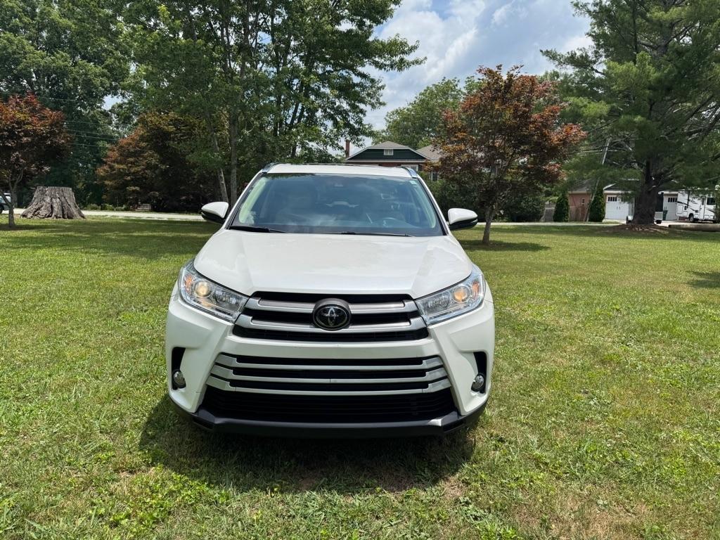 Toyota Highlander SE AWD V6 2018