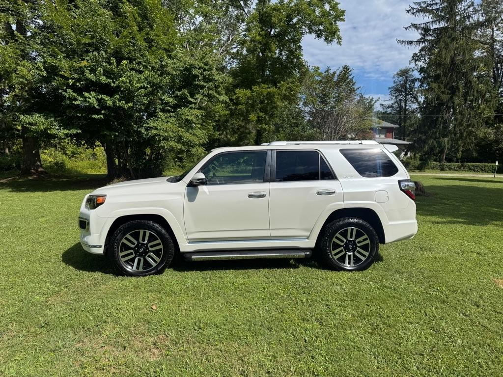 Toyota 4Runner SR5 4WD 2014