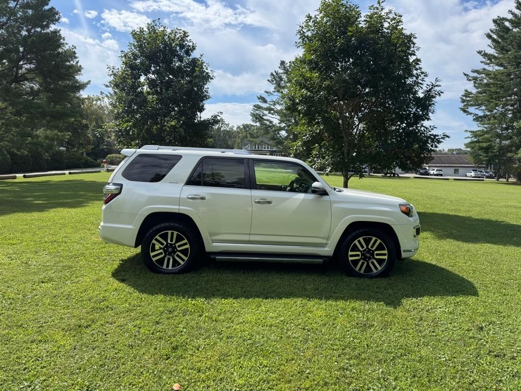 Toyota 4Runner SR5 4WD 2014