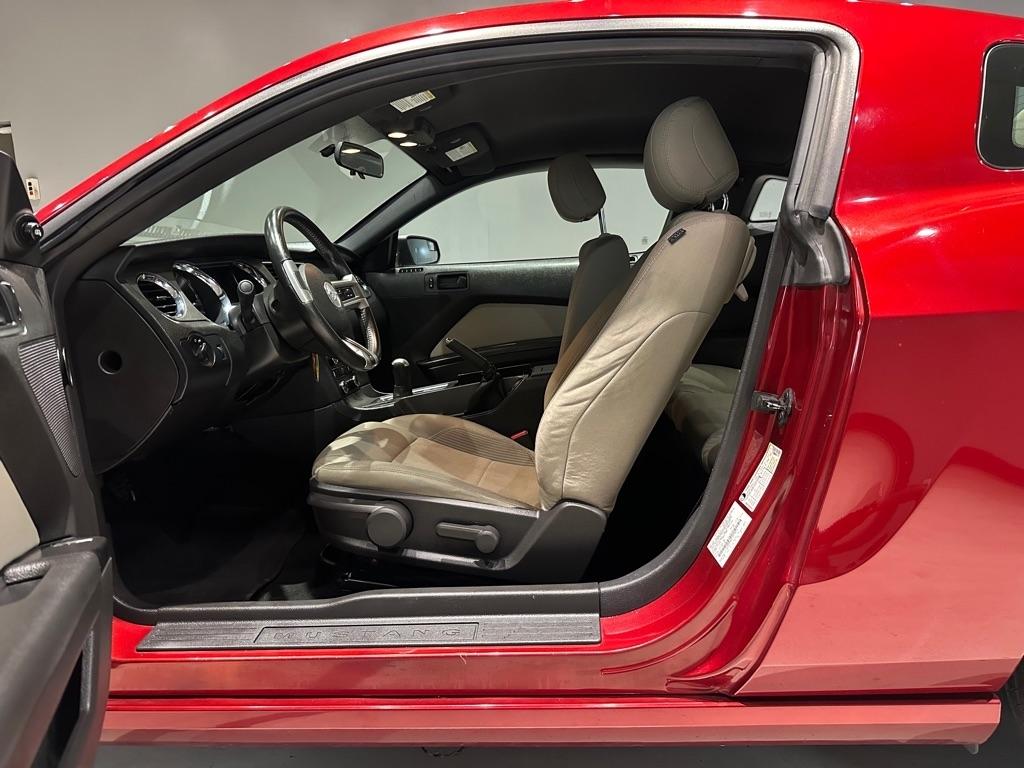 2014 Ford Mustang V6 - Photo 11