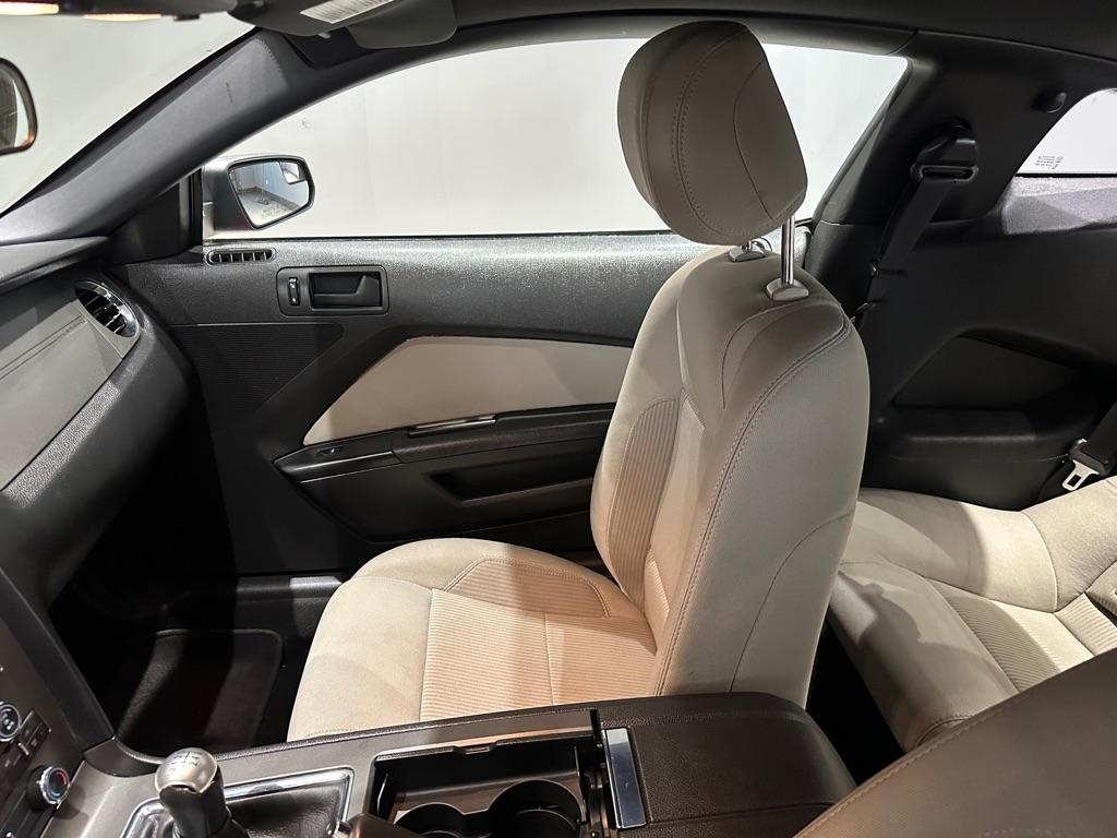2014 Ford Mustang V6 - Photo 14