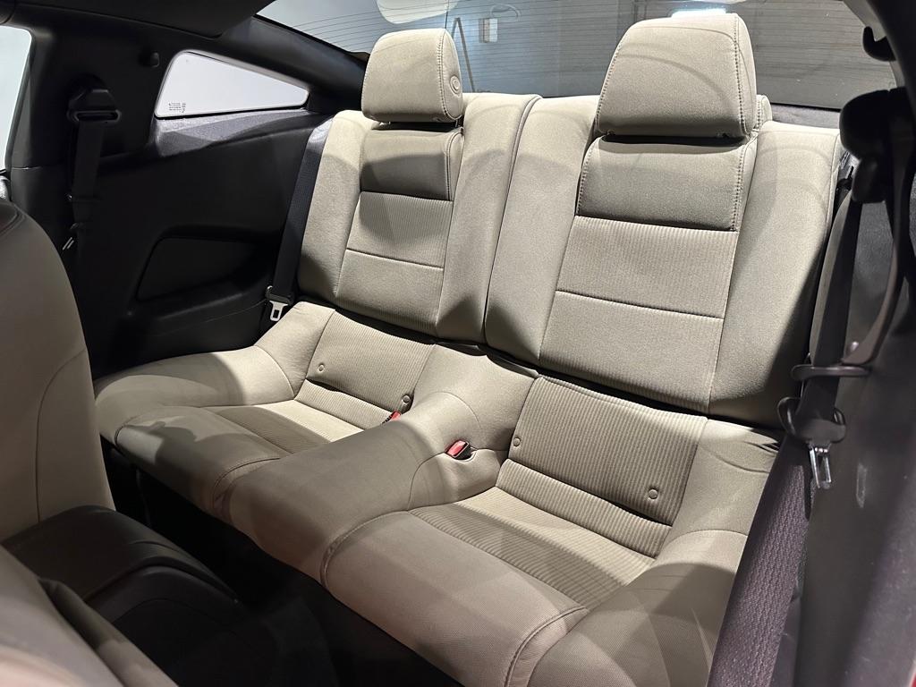 2014 Ford Mustang V6 - Photo 15