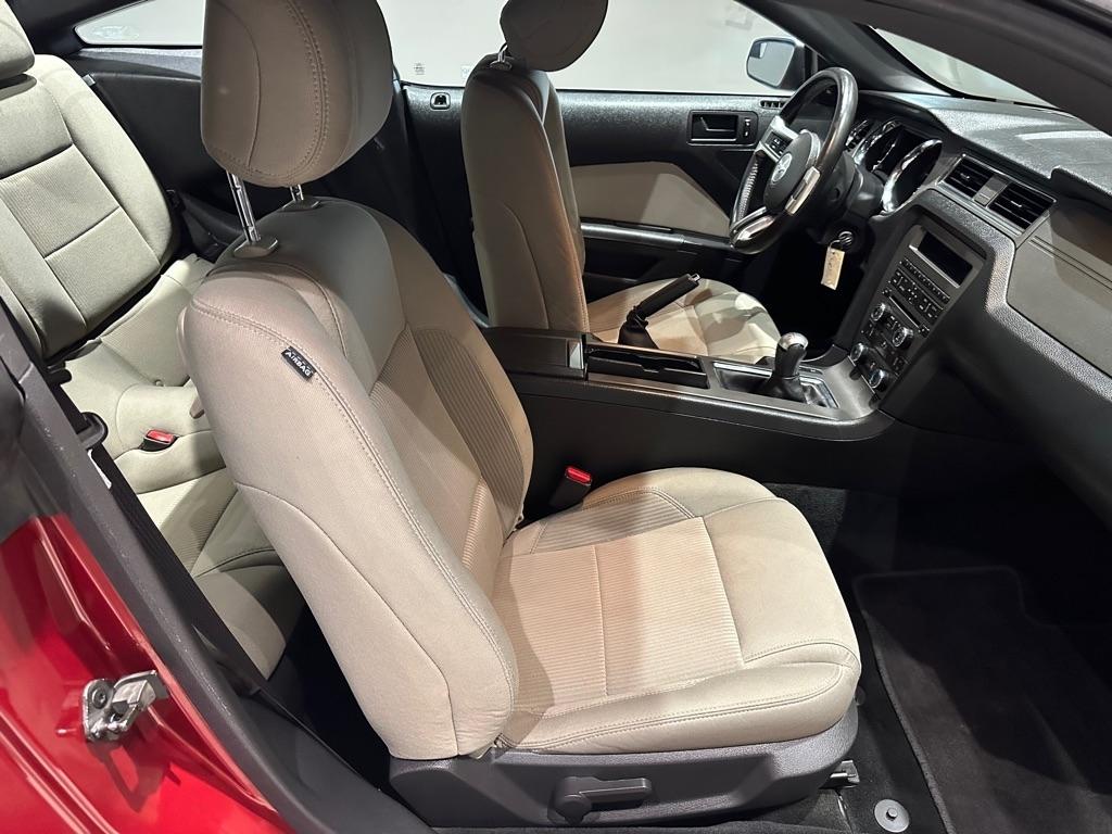 2014 Ford Mustang V6 - Photo 20