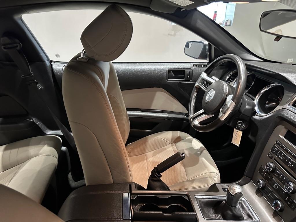 2014 Ford Mustang V6 - Photo 21