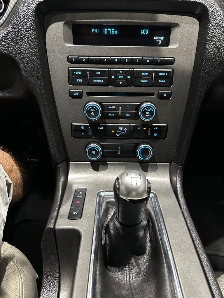 2014 Ford Mustang V6 - Photo 32