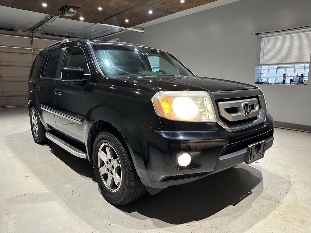 2010 Honda Pilot Touring 4WD 5-Spd AT with DVD
