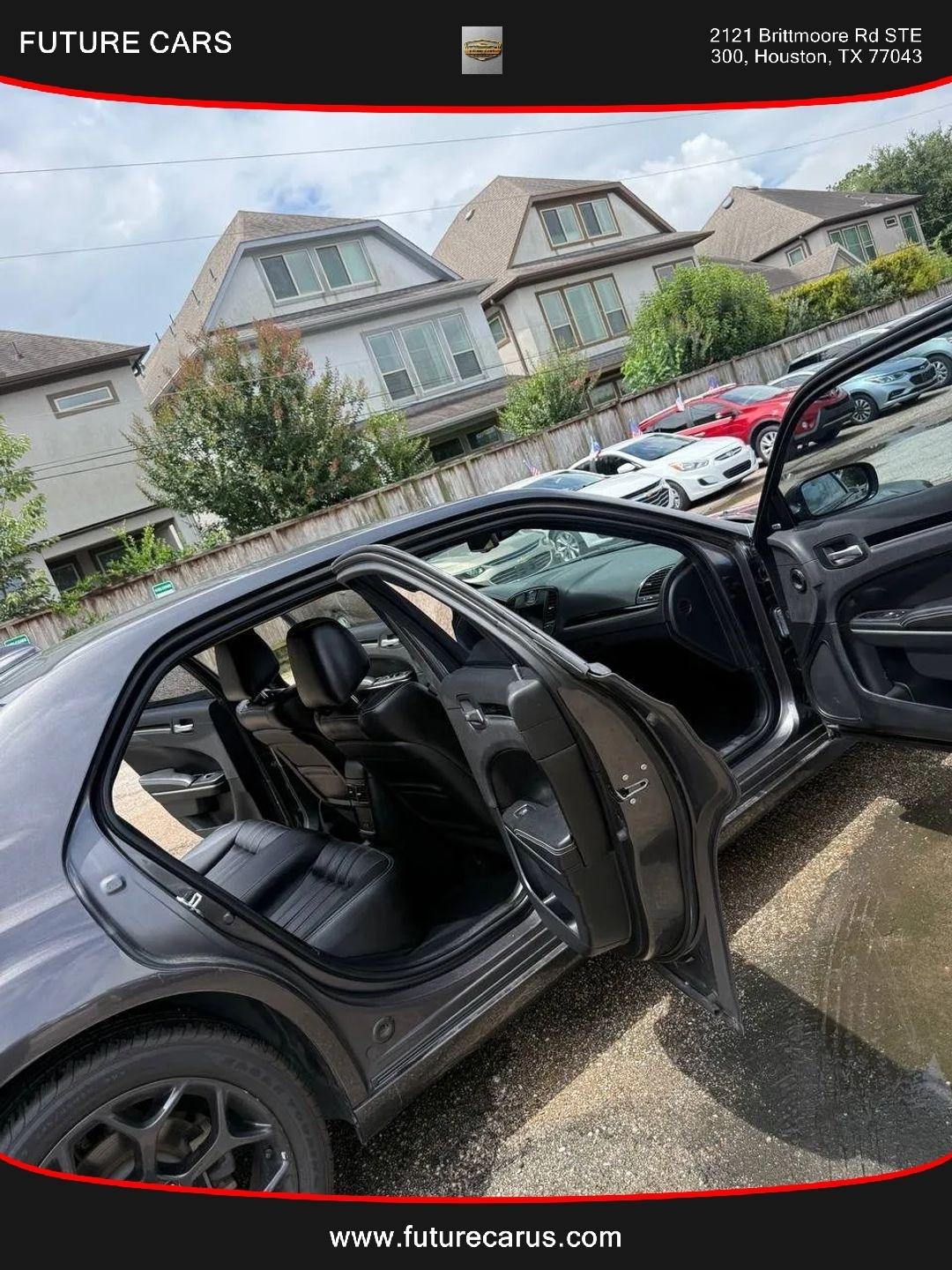Chrysler 300  2019