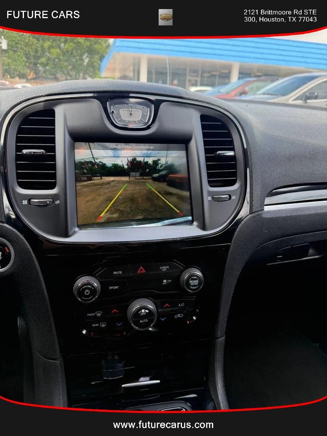 Chrysler 300  2019