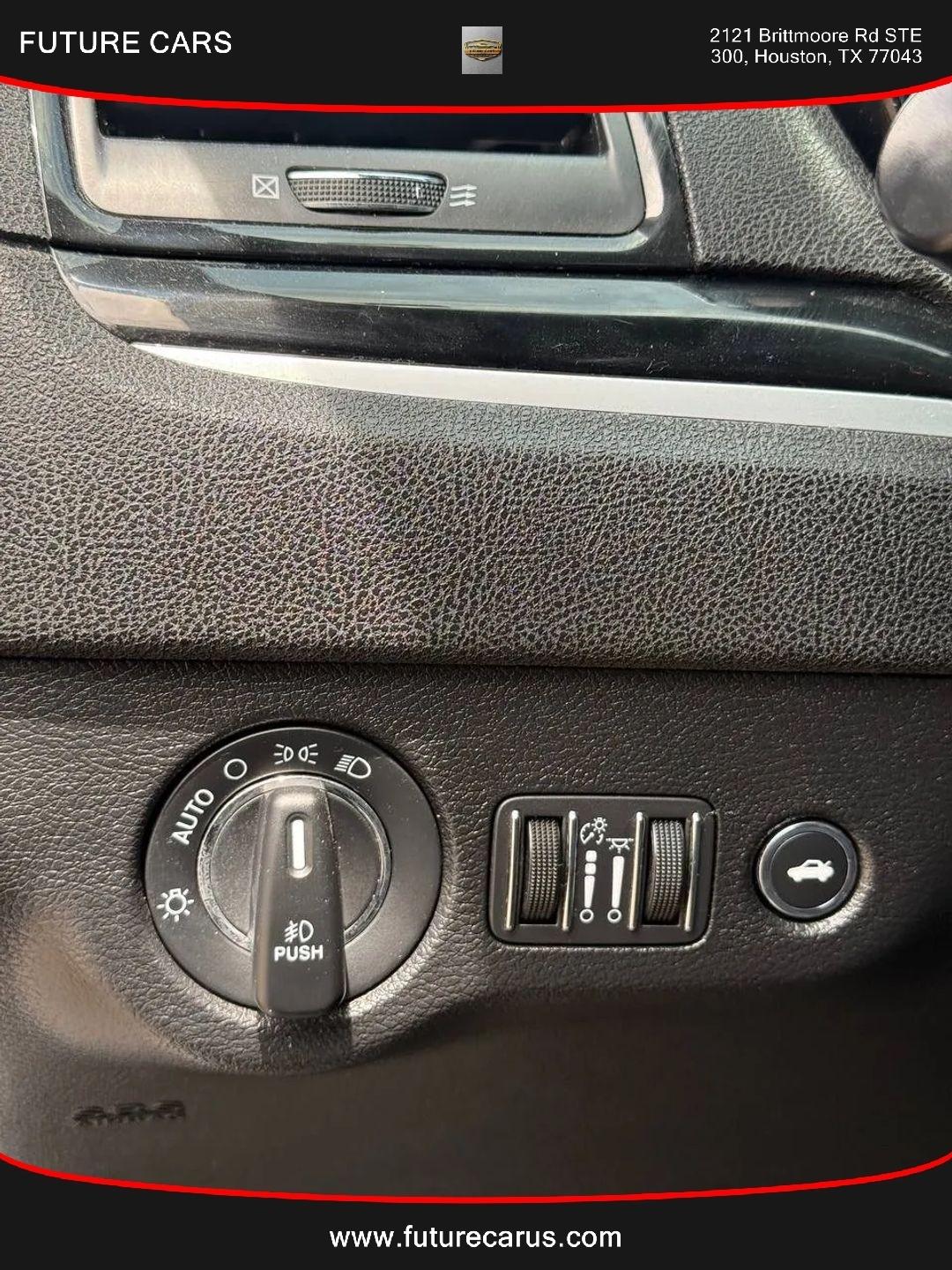 Chrysler 300  2019