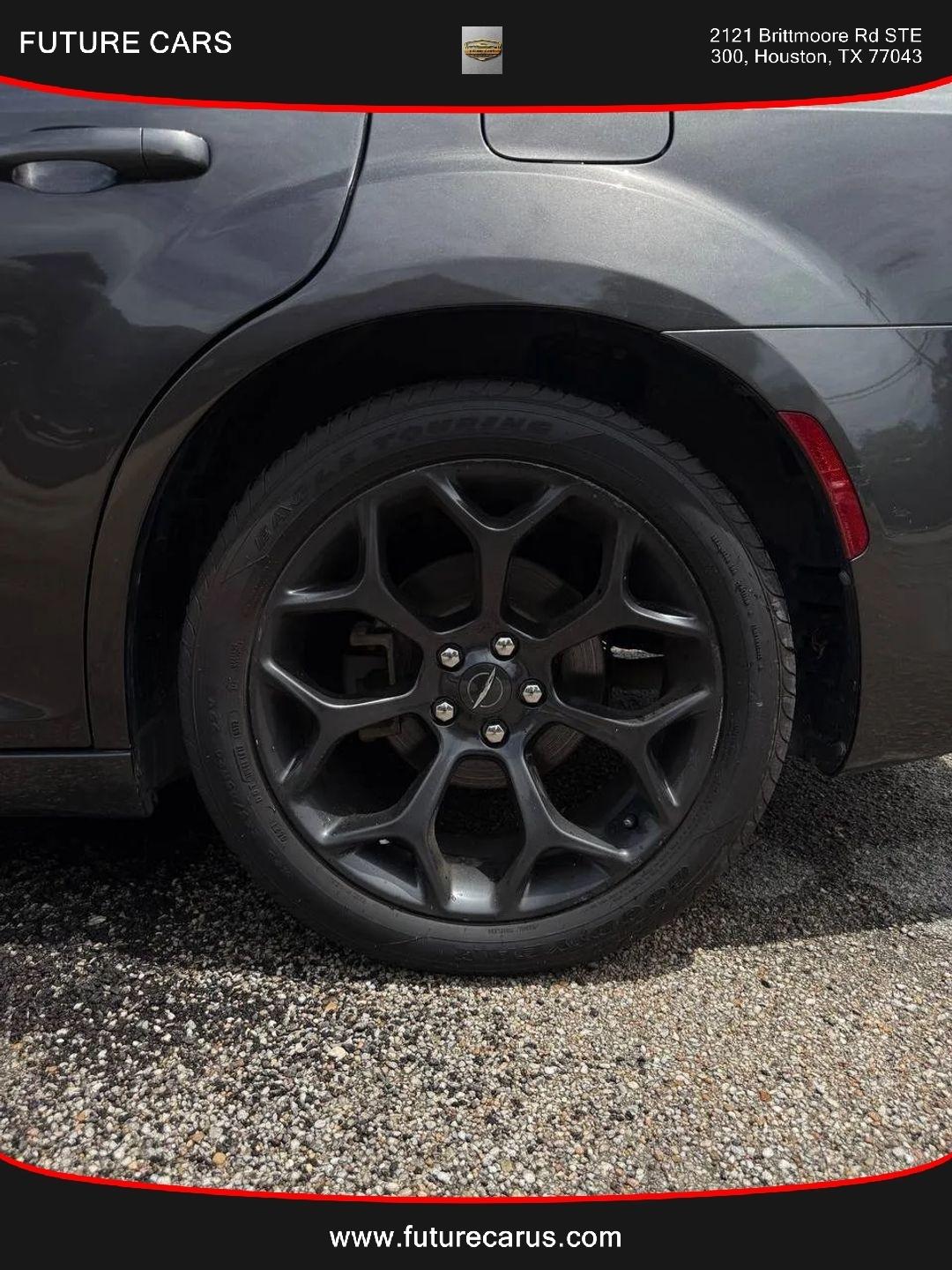 Chrysler 300  2019