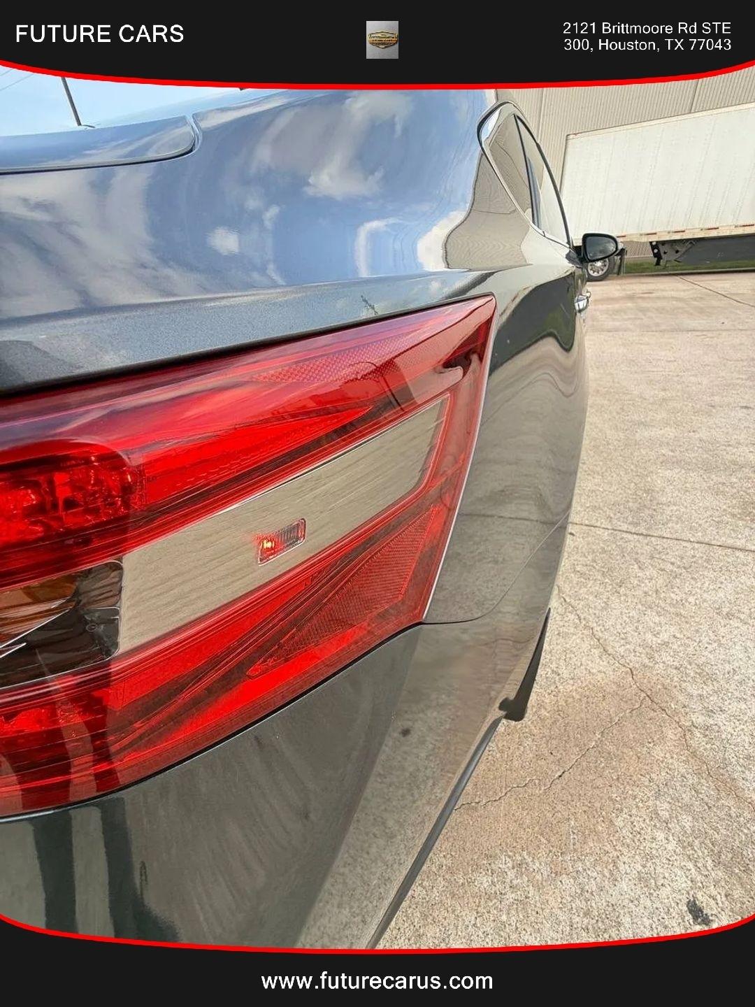 Toyota Avalon Hybrid  2016