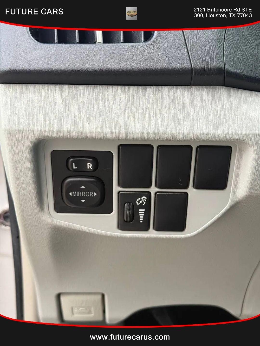 Toyota Prius  2015