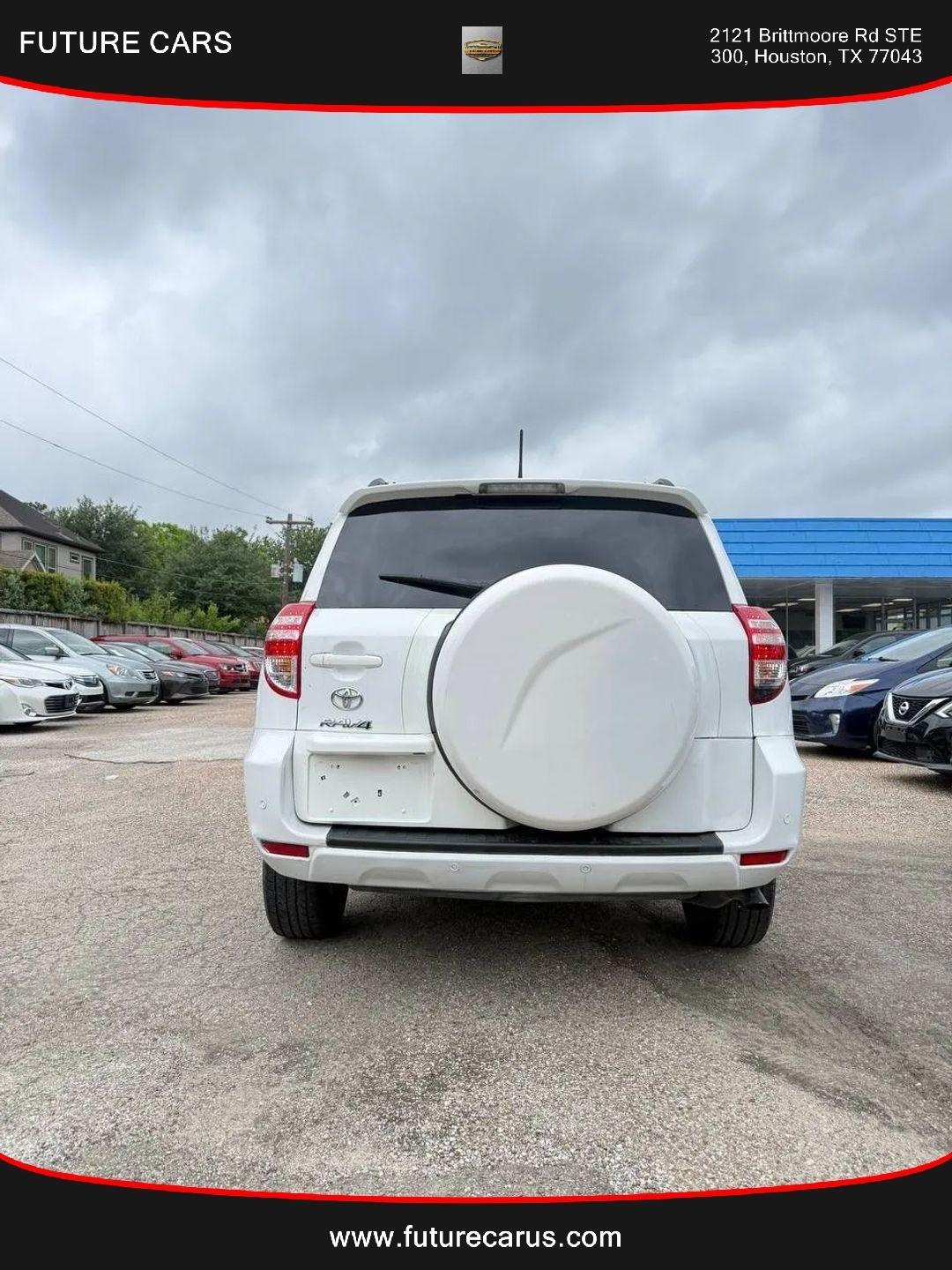 Toyota RAV4  2011