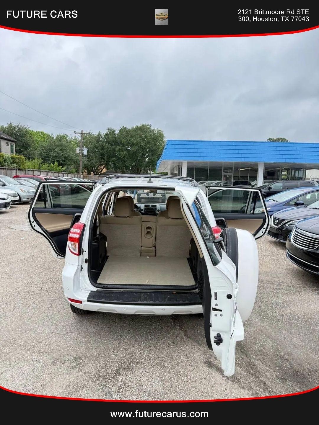 Toyota RAV4  2011