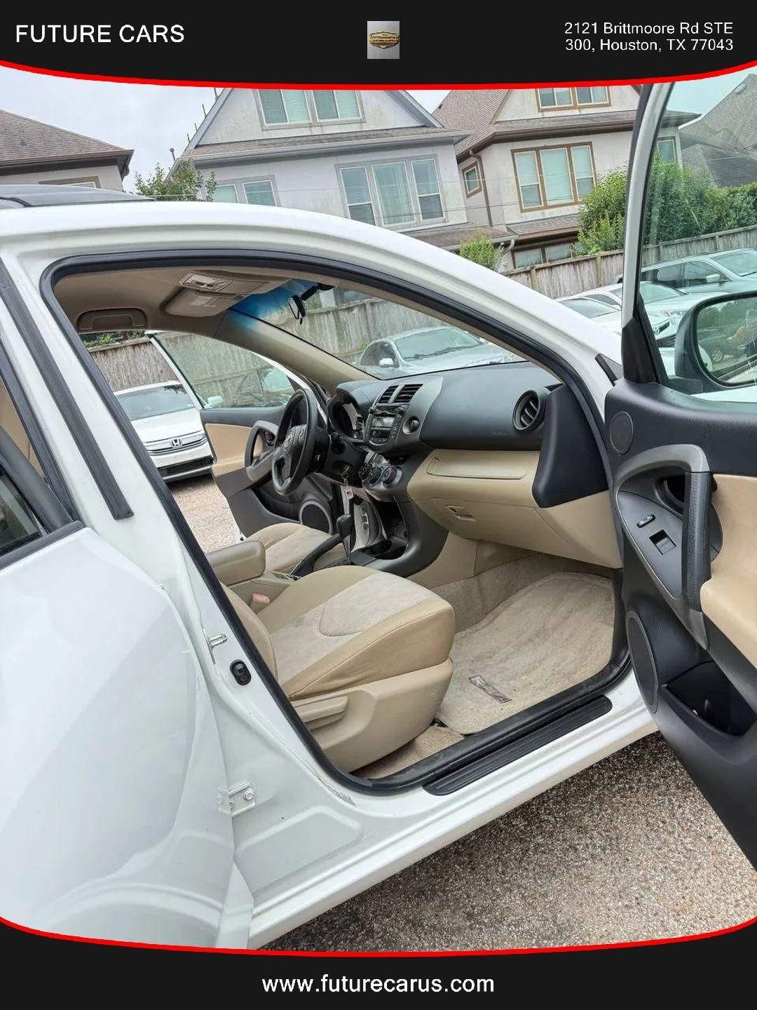 Toyota RAV4  2011