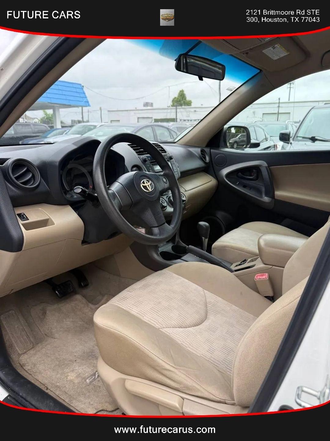 Toyota RAV4  2011