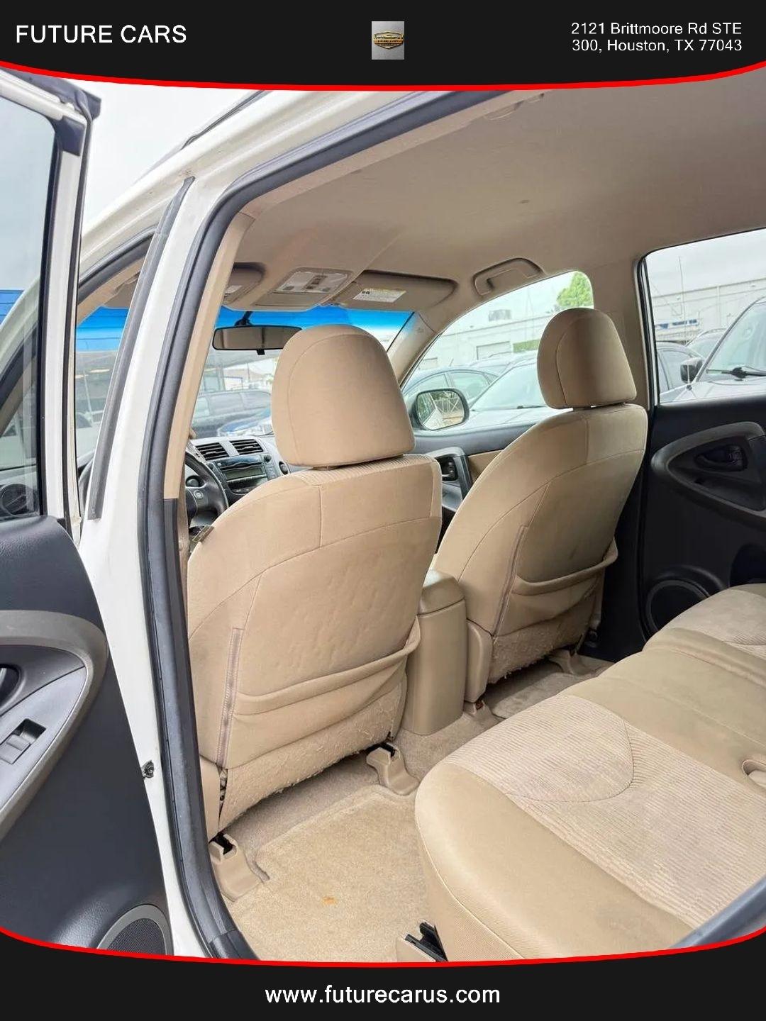 Toyota RAV4  2011
