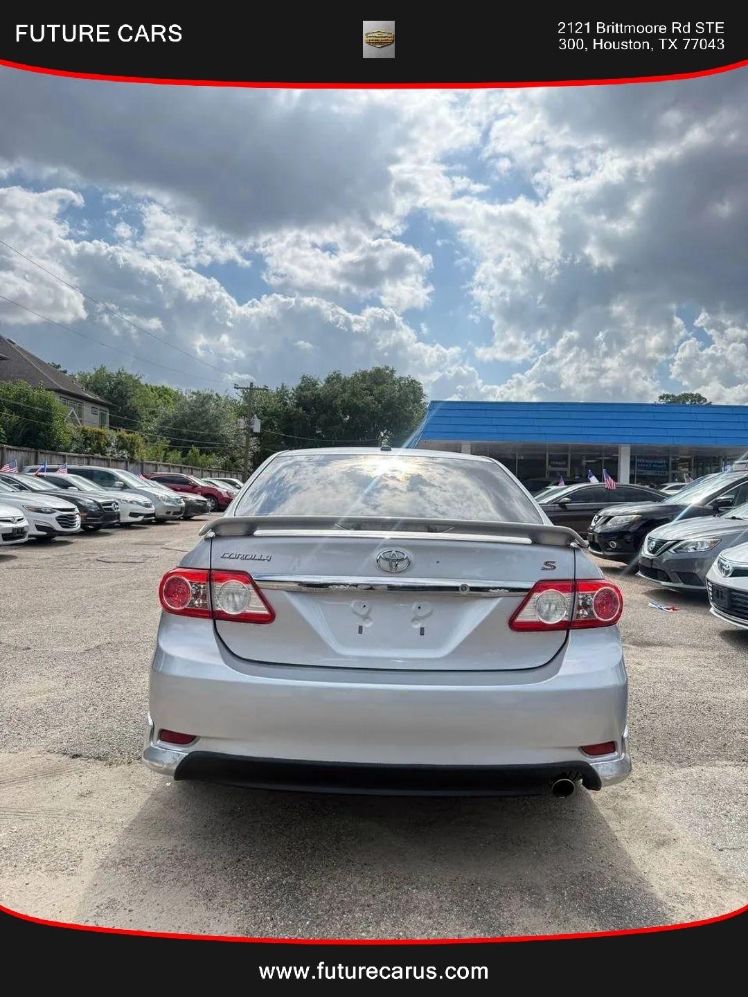 Toyota Corolla  2011