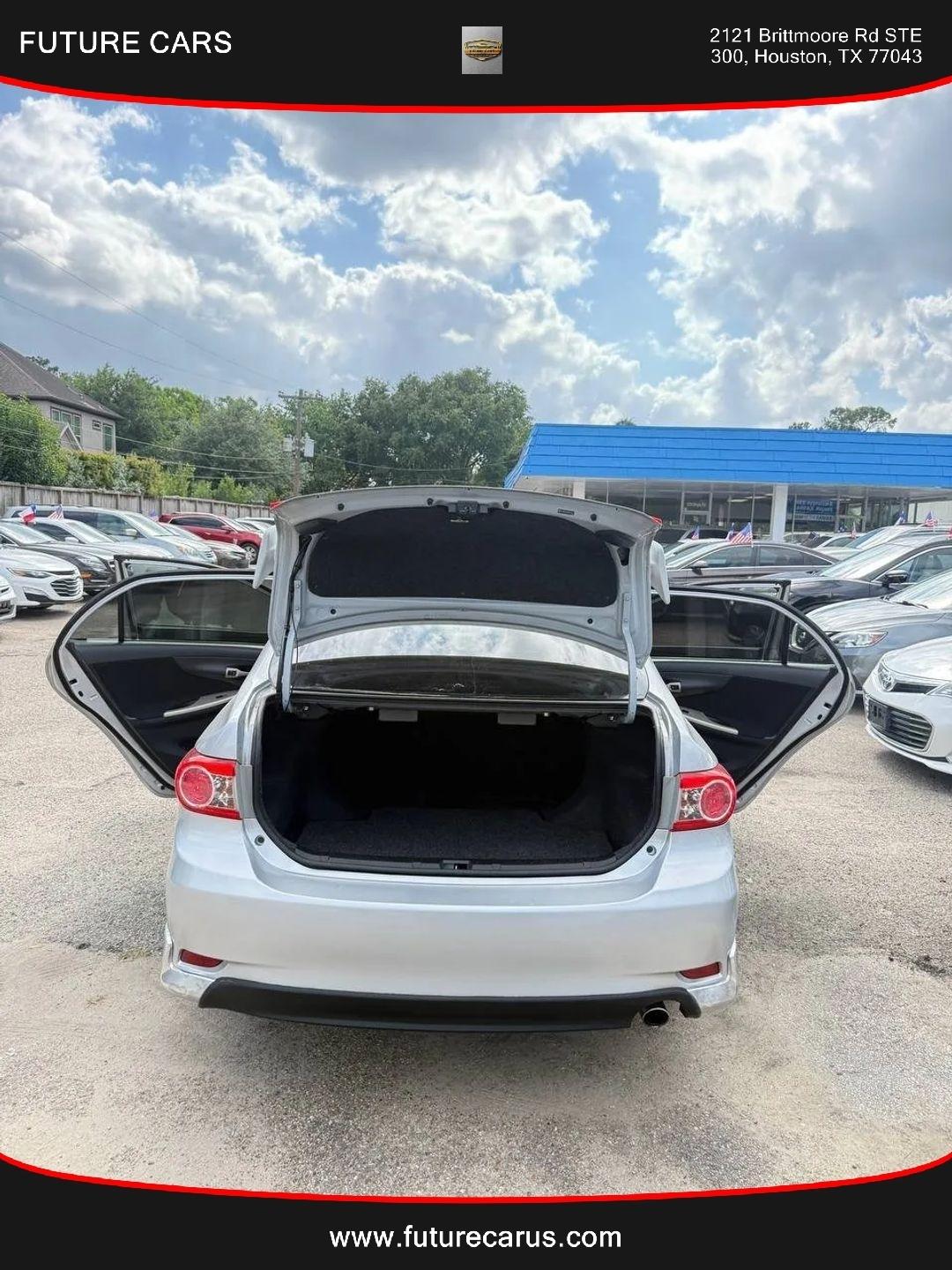 Toyota Corolla  2011