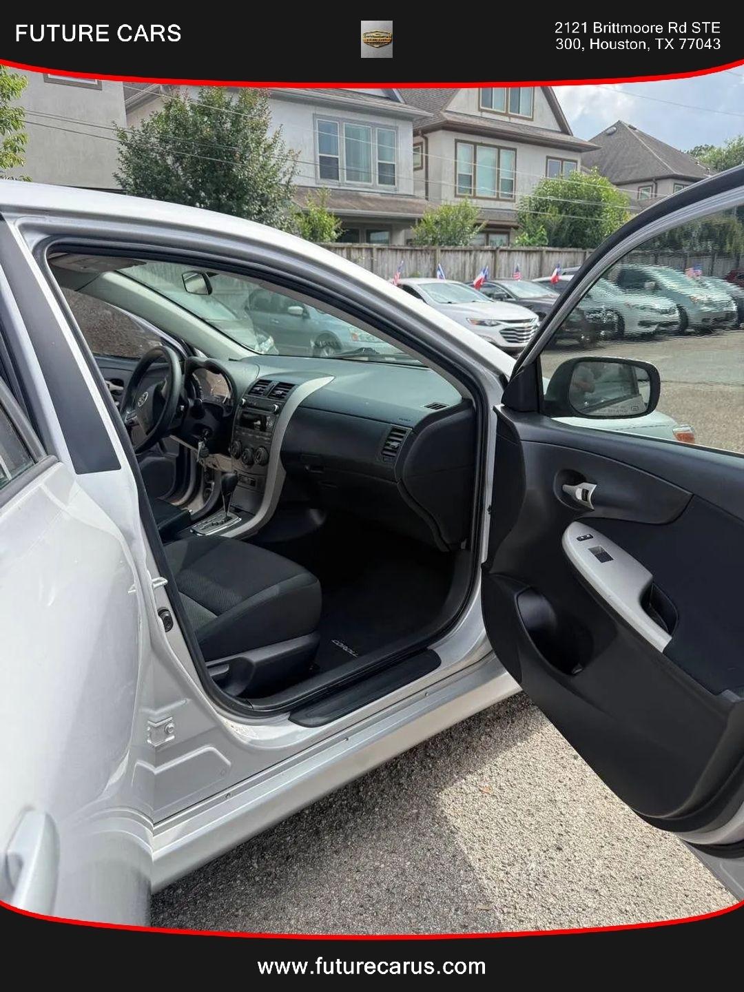 Toyota Corolla  2011