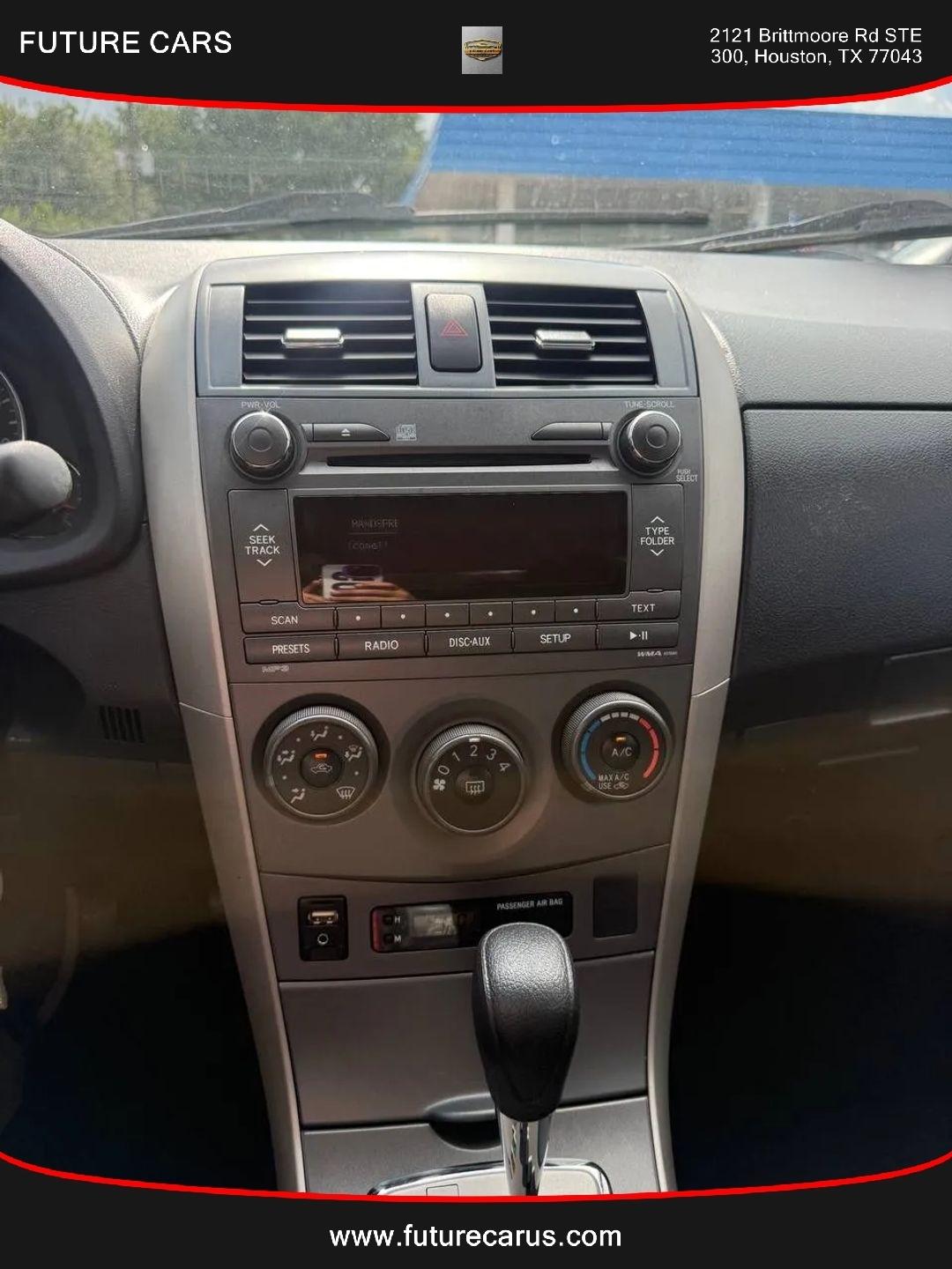 Toyota Corolla  2011