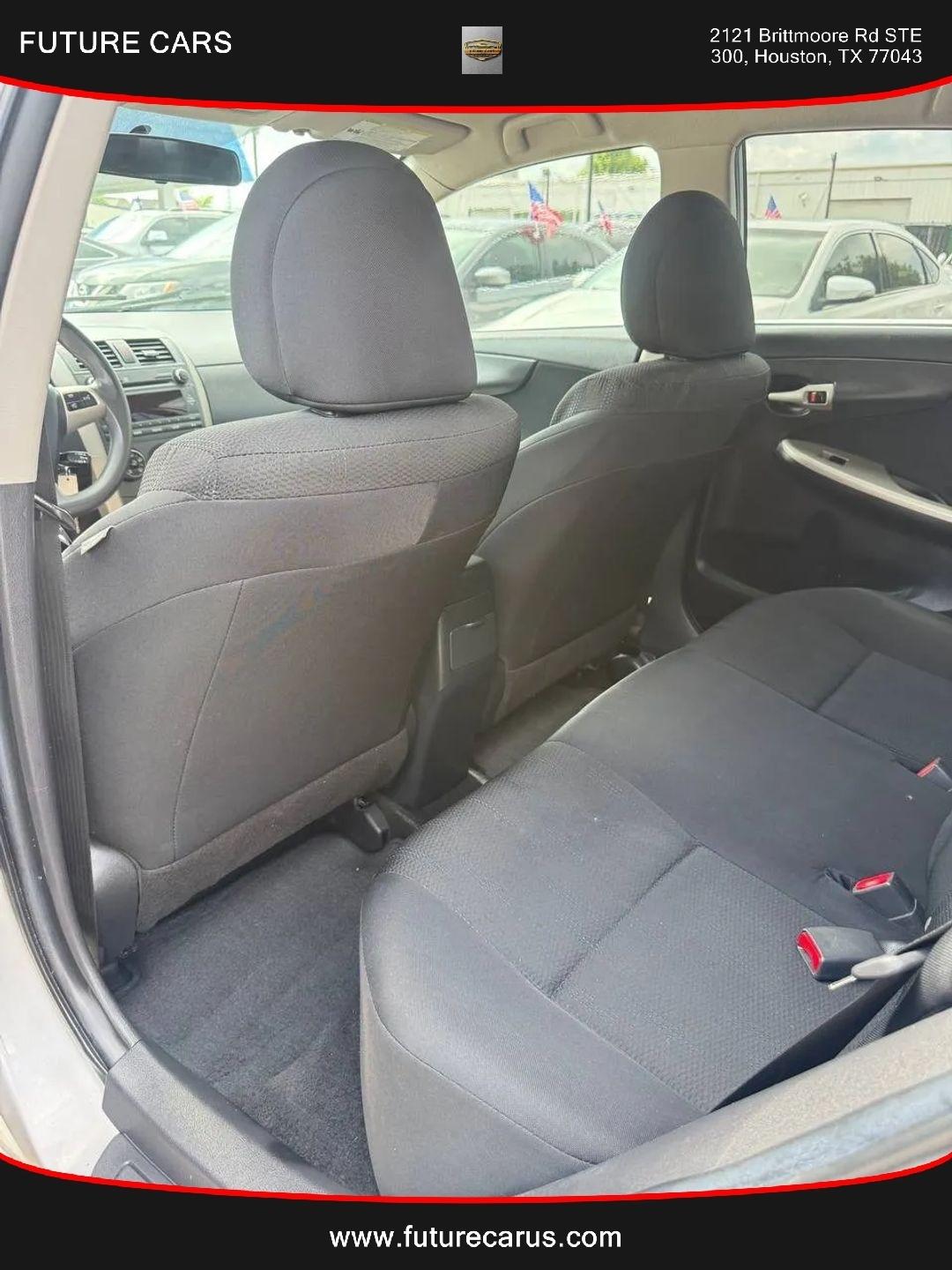 Toyota Corolla  2011
