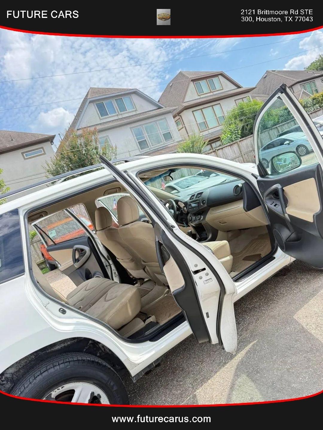 Toyota RAV4  2012
