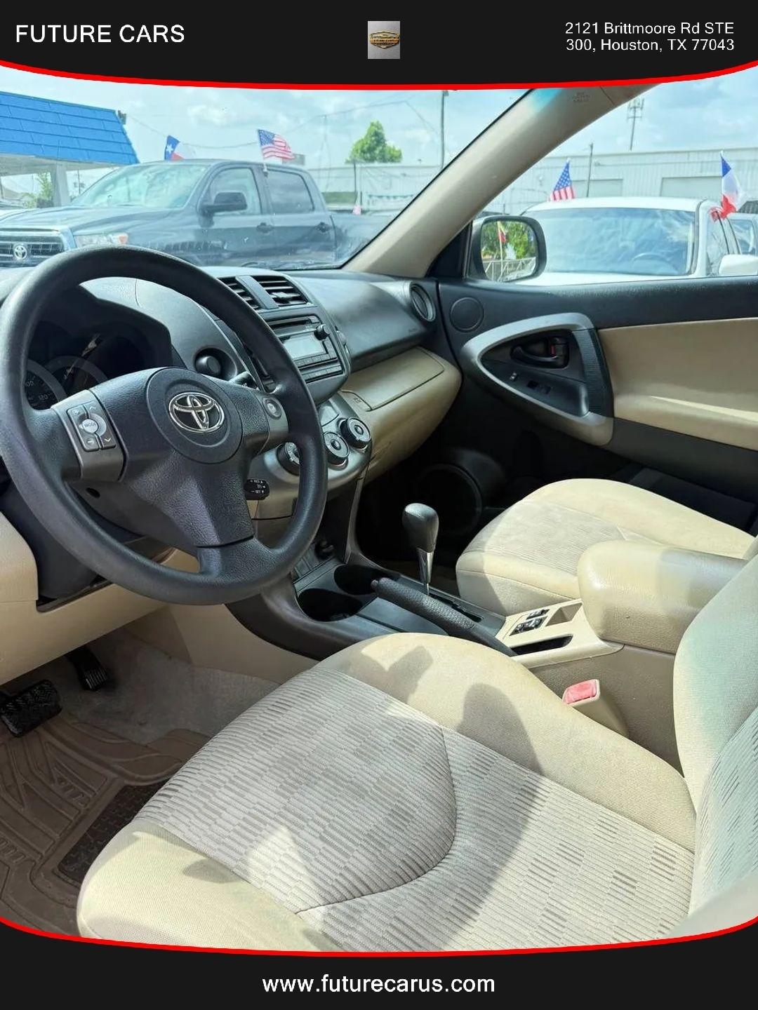 Toyota RAV4  2012