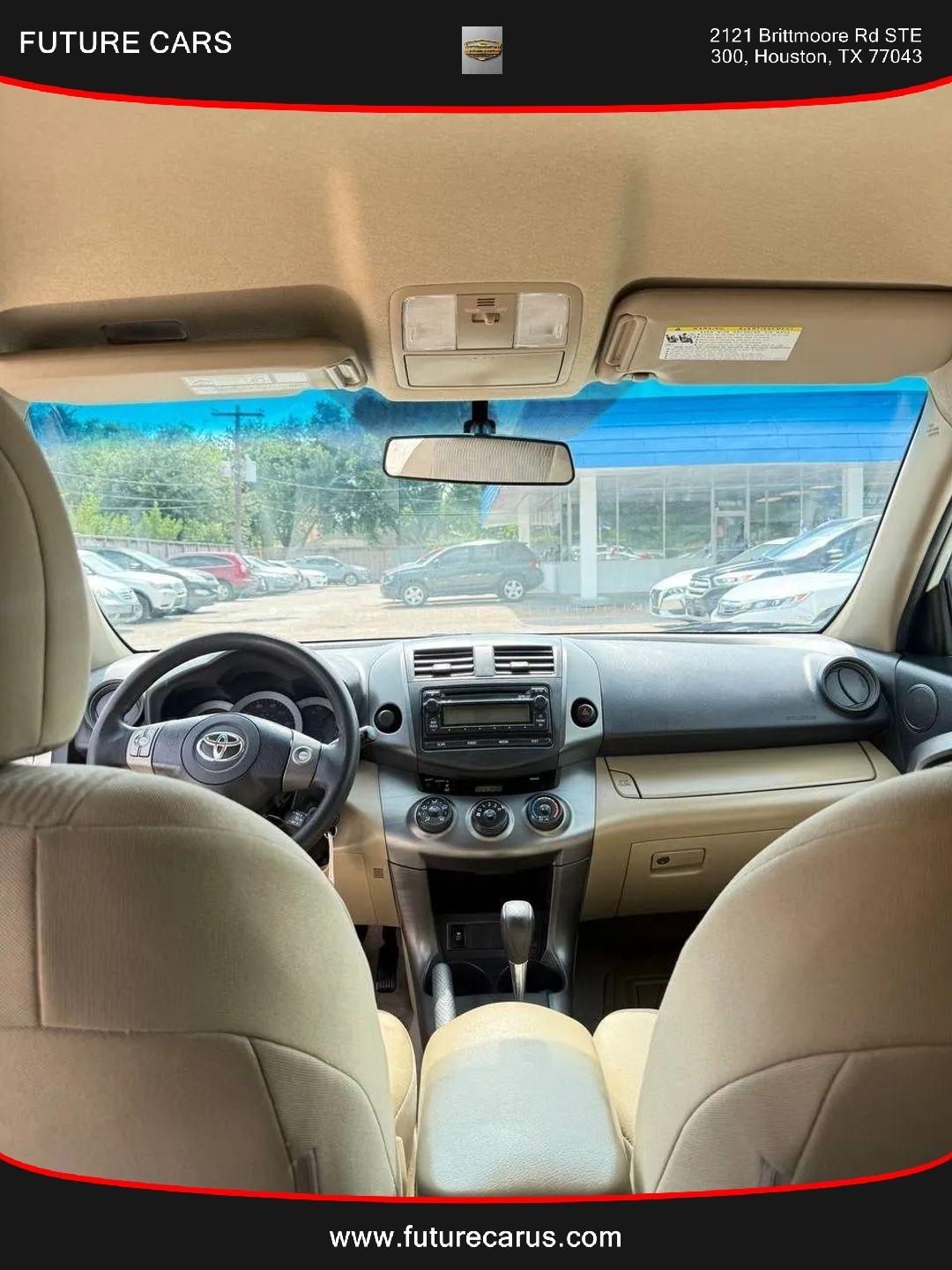 Toyota RAV4  2012